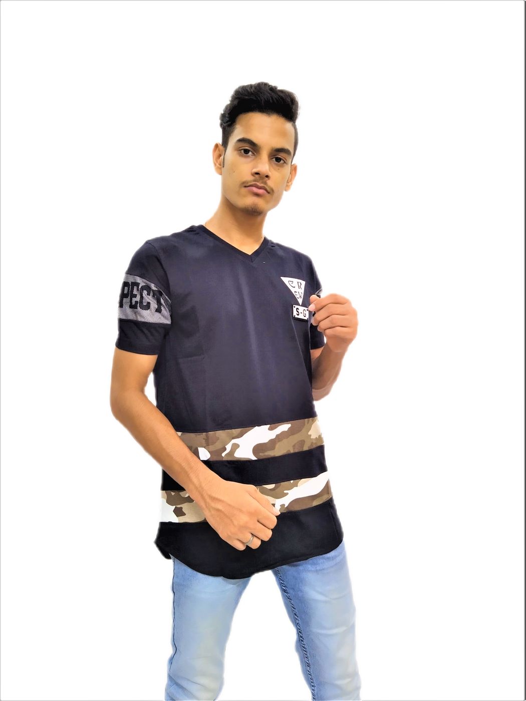 Men's Black Printed Regular Fit V-Neck Half Sleeve T-Shirt - Image 2