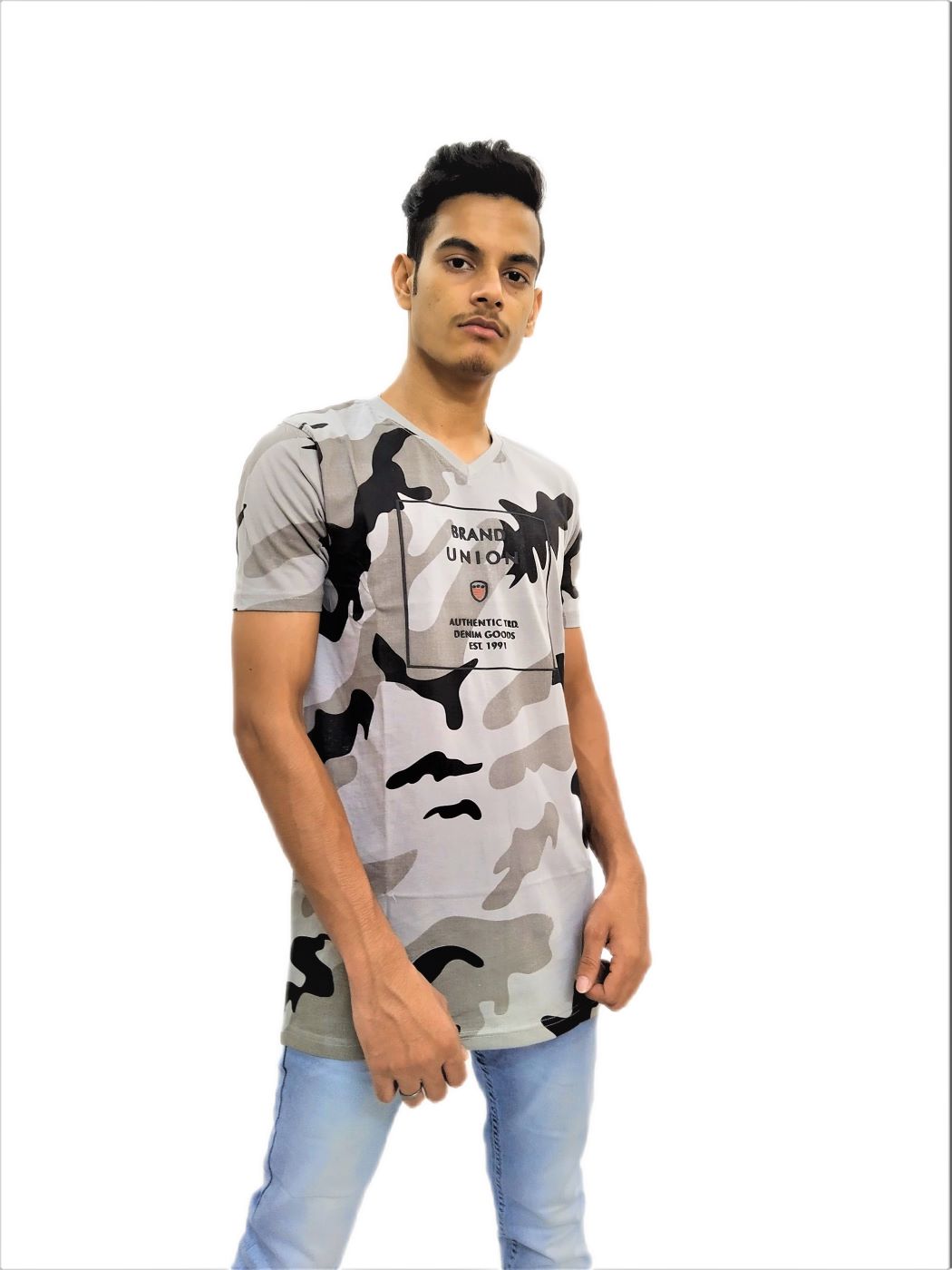 Men's Gray Print Regular Fit V-Neck Half Sleeve T-Shirt