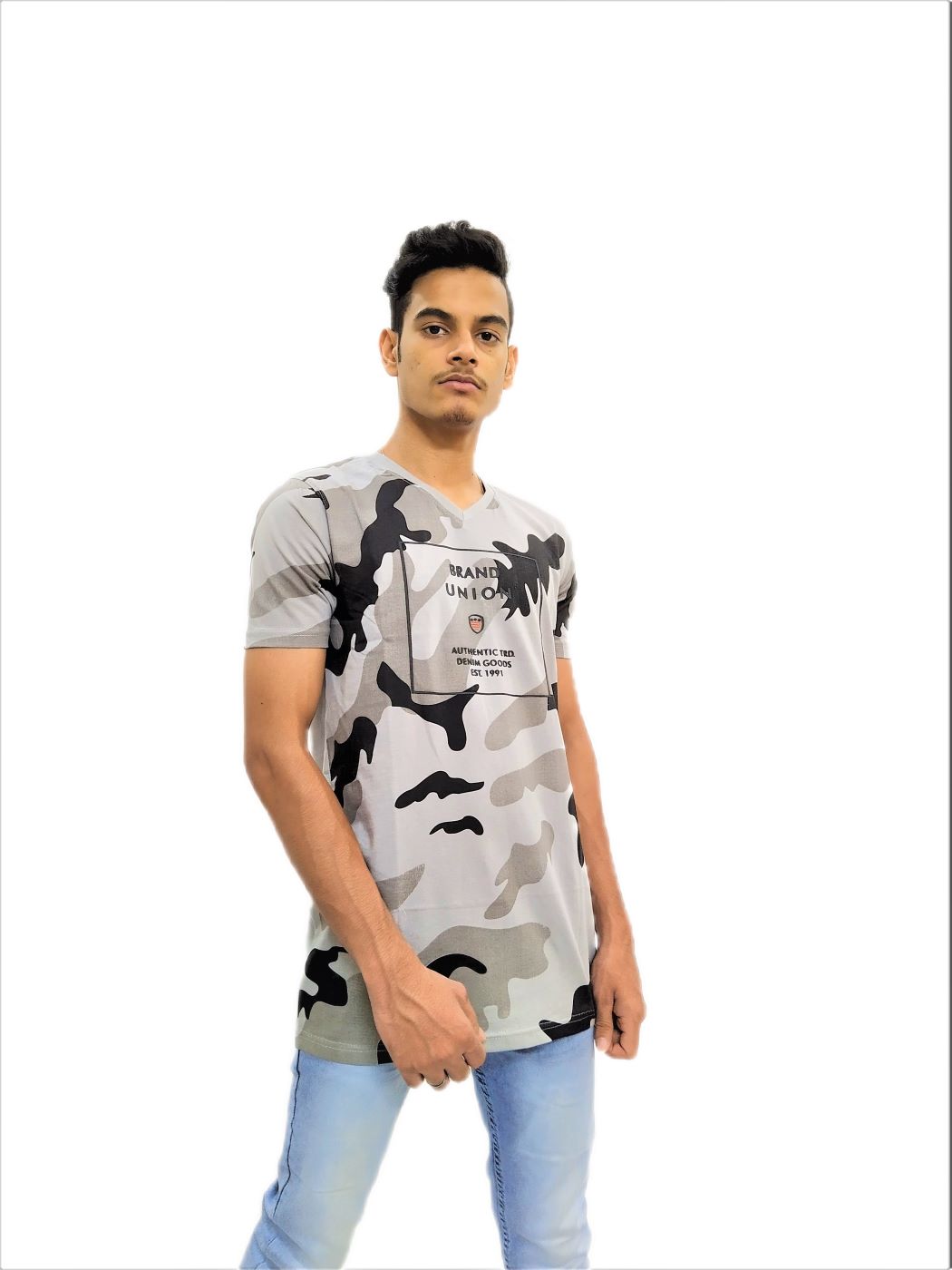 Men's Gray Print Regular Fit V-Neck Half Sleeve T-Shirt - Image 5