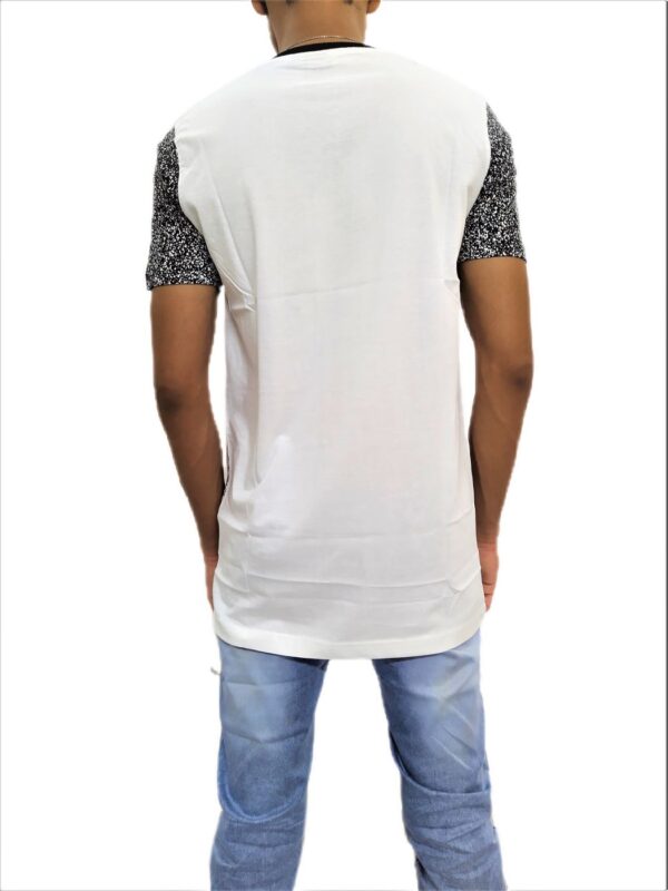 Men's White Print Regular Fit V-Neck Half Sleeve T-Shirt - Image 4