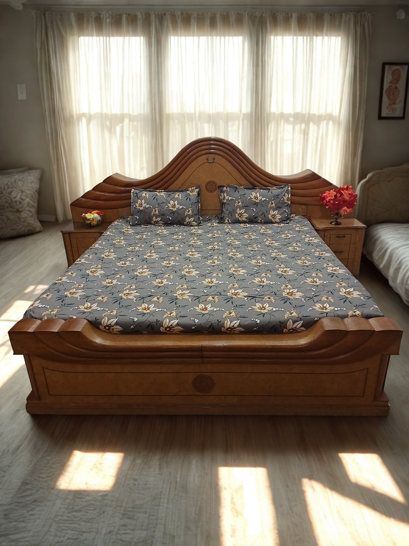 Floral Printed Bedsheet with Light Yellow & Brown Flowers, Grey Leaves on Solid Grey Background | 2 Pillow Covers Included | King Size 90 x 100 Inches - Image 2